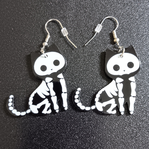 SKULL Cat Earrings (NWT) - Picture 1 of 3
